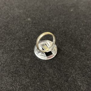 Clear round ring stand