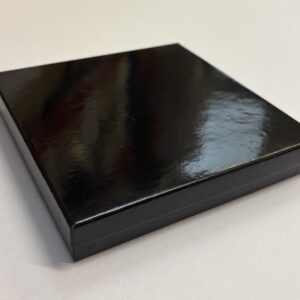 Quality Cardboard Medium Universal box with a high gloss black finish